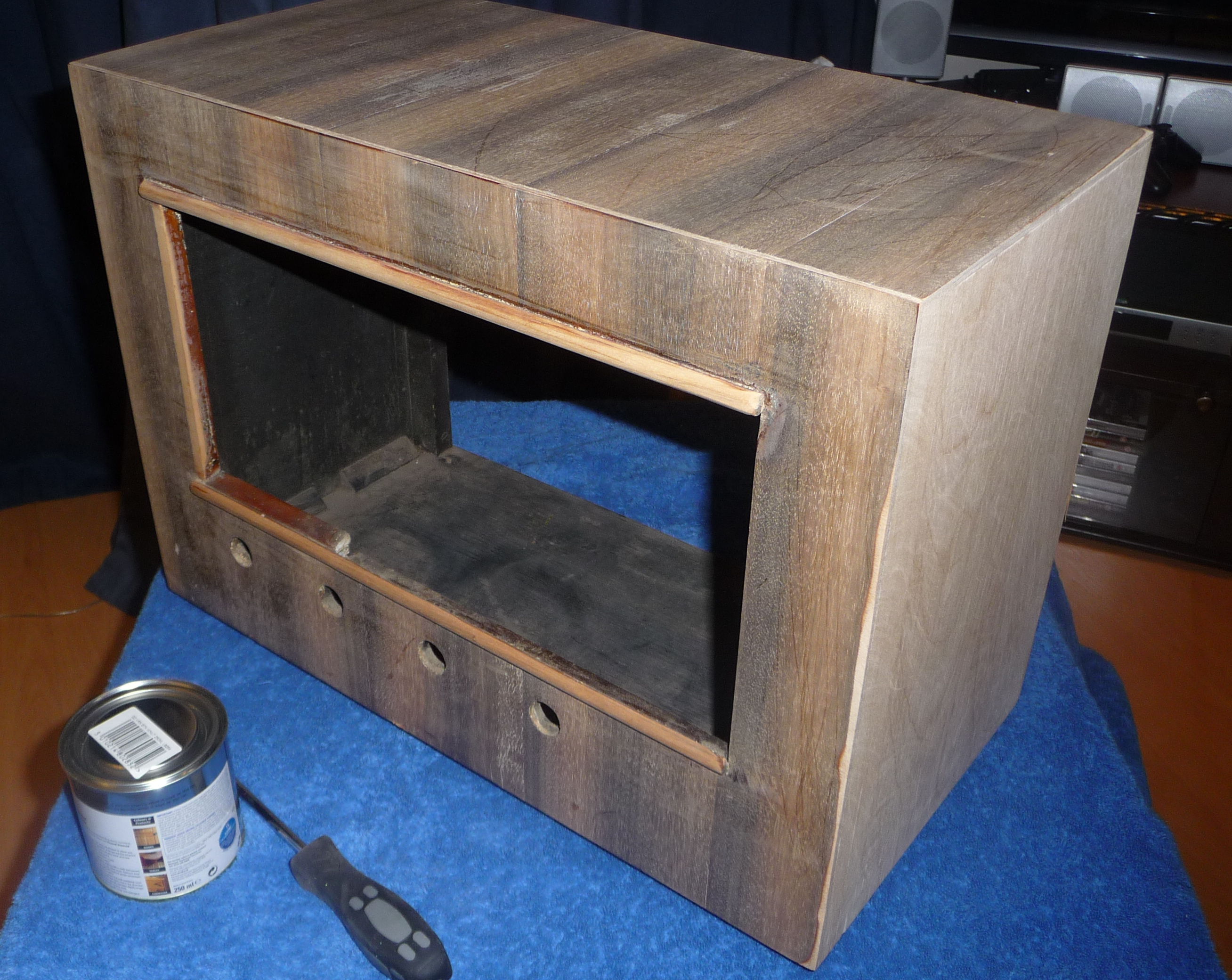 Radio Case 04
