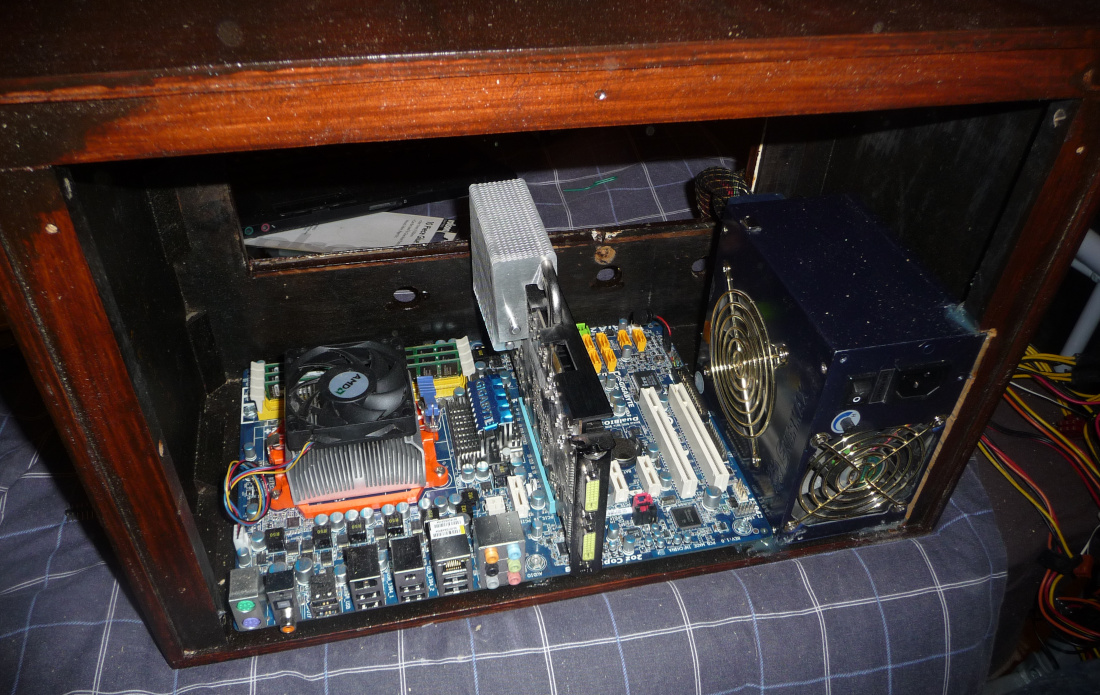 Radio Case 07