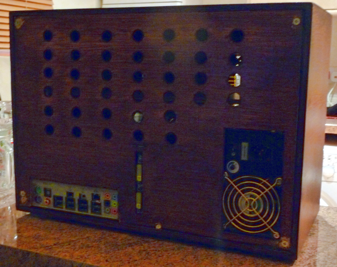 Radio Case 09